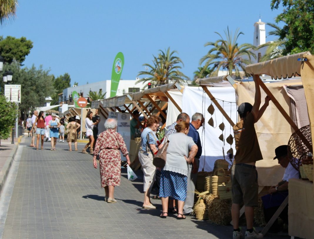 Mercat de Sant Josep de Sa Talaia, ecològic, local i d'artesania