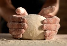 El Govern fomenta l’ocupació en el sector de la forneria amb una borsa de feina per als establiments adherits a Pa d’Aquí, forn i tradició